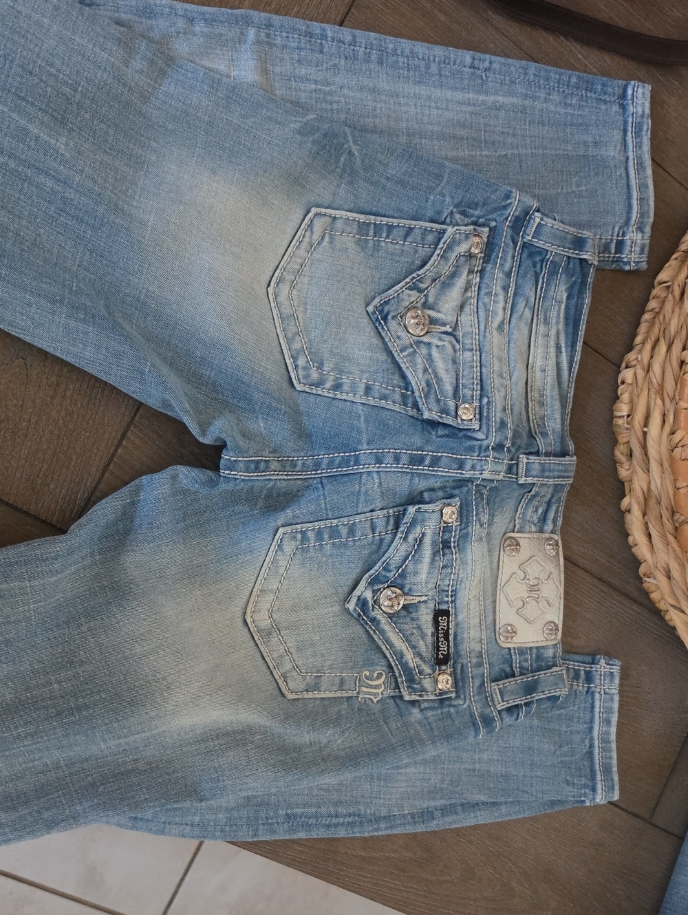 Miss Me Light Wash Women’s Jeans - Classic Five-Pocket Style